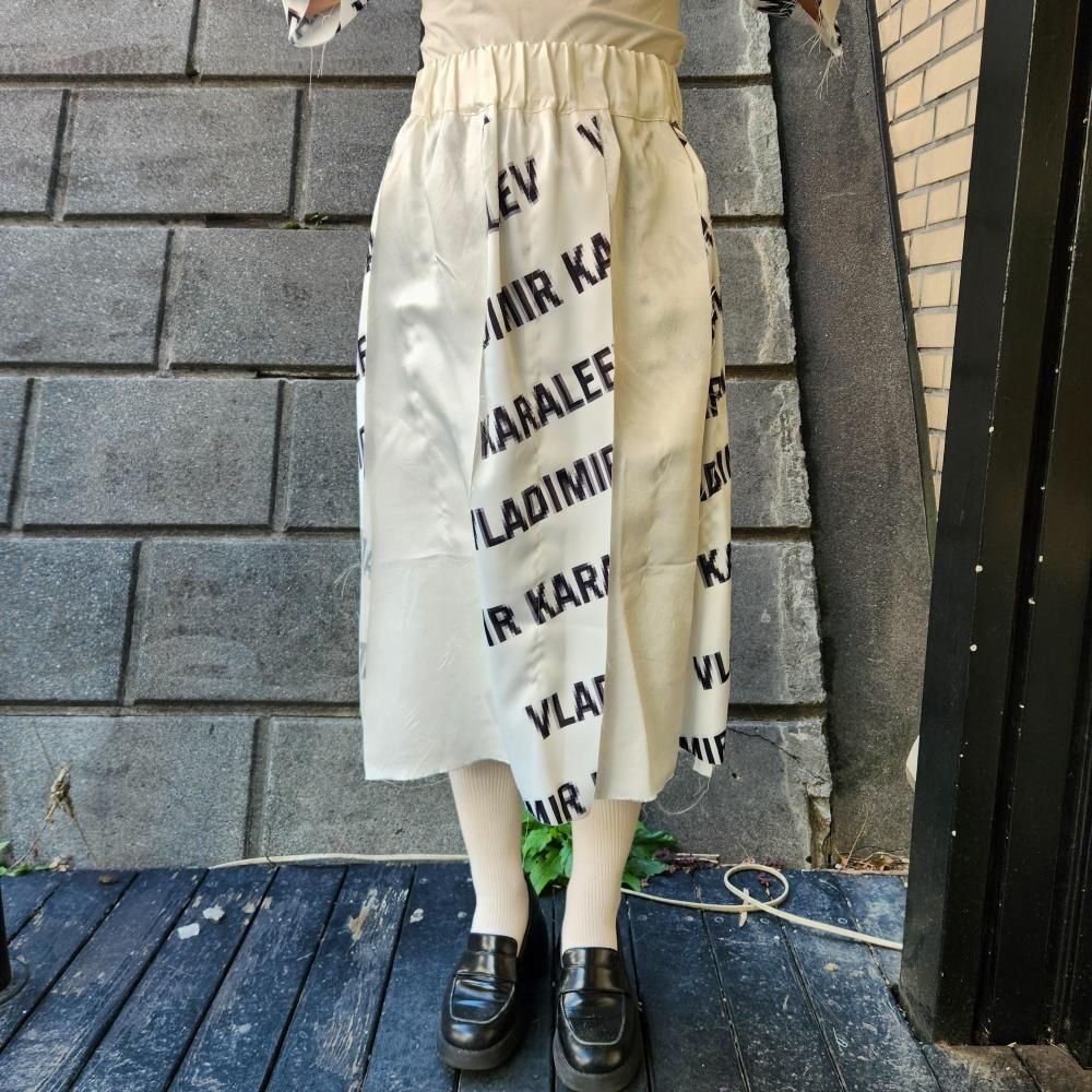 <img class='new_mark_img1' src='https://img.shop-pro.jp/img/new/icons1.gif' style='border:none;display:inline;margin:0px;padding:0px;width:auto;' />VLADIMIR KARALEEV  TAL SKIRT