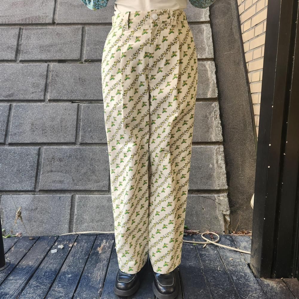 <img class='new_mark_img1' src='https://img.shop-pro.jp/img/new/icons1.gif' style='border:none;display:inline;margin:0px;padding:0px;width:auto;' />WATARU TOMINAGASINGLE PLEATS TROUSERS(COMPANY)