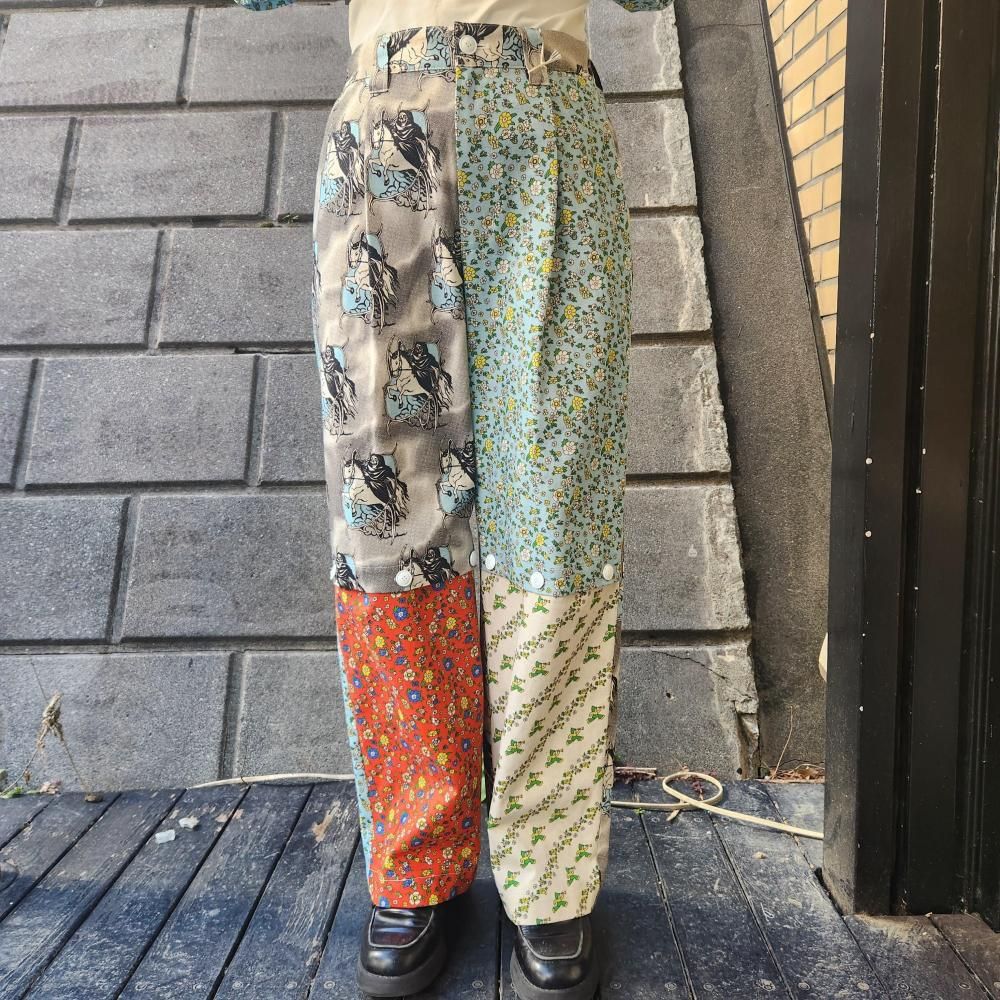 <img class='new_mark_img1' src='https://img.shop-pro.jp/img/new/icons1.gif' style='border:none;display:inline;margin:0px;padding:0px;width:auto;' />WATARU TOMINAGAOPEN KNEE TROUSERS