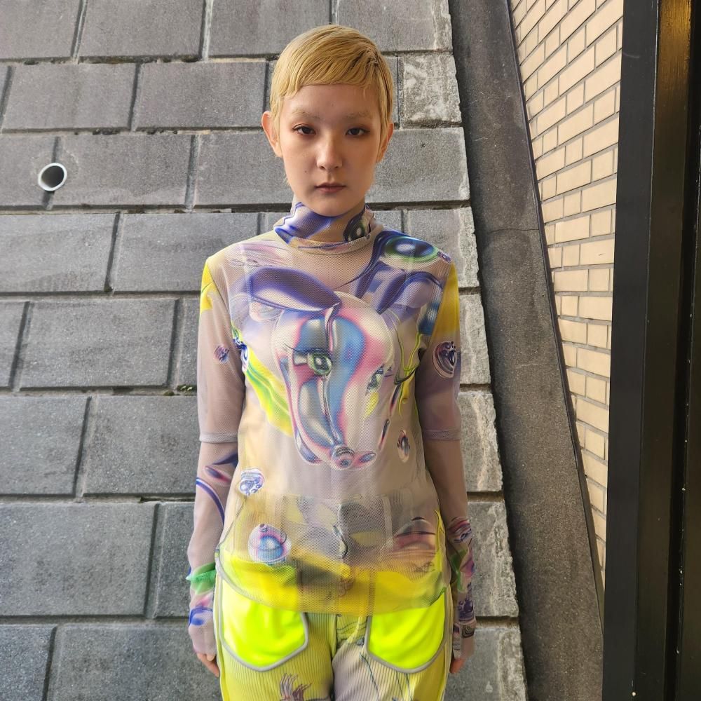 <img class='new_mark_img1' src='https://img.shop-pro.jp/img/new/icons1.gif' style='border:none;display:inline;margin:0px;padding:0px;width:auto;' />BALMUNG Graphic Mesh Top(Light GRAY)