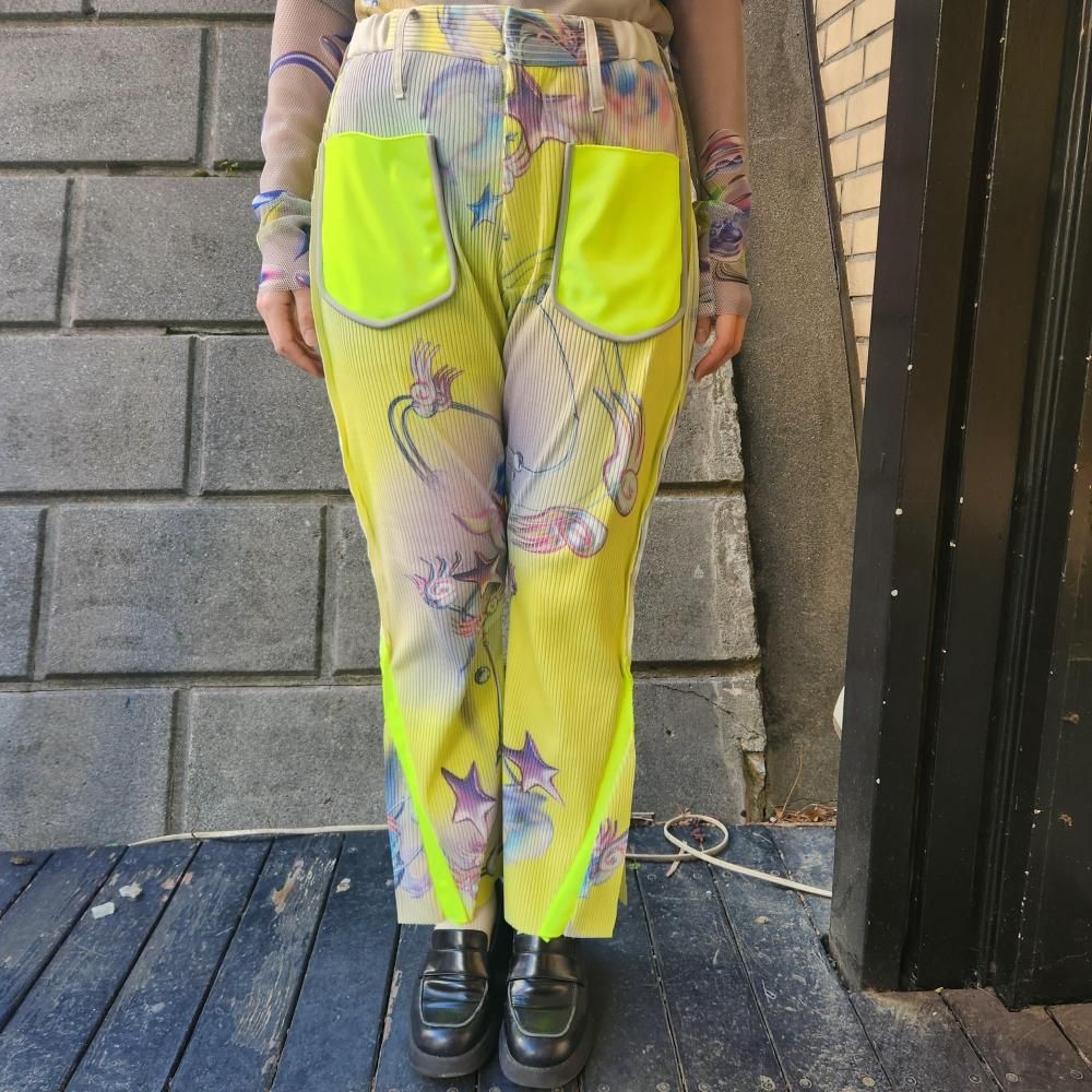 <img class='new_mark_img1' src='https://img.shop-pro.jp/img/new/icons1.gif' style='border:none;display:inline;margin:0px;padding:0px;width:auto;' />BALMUNG Graphic Slit Pants(YELLOW)