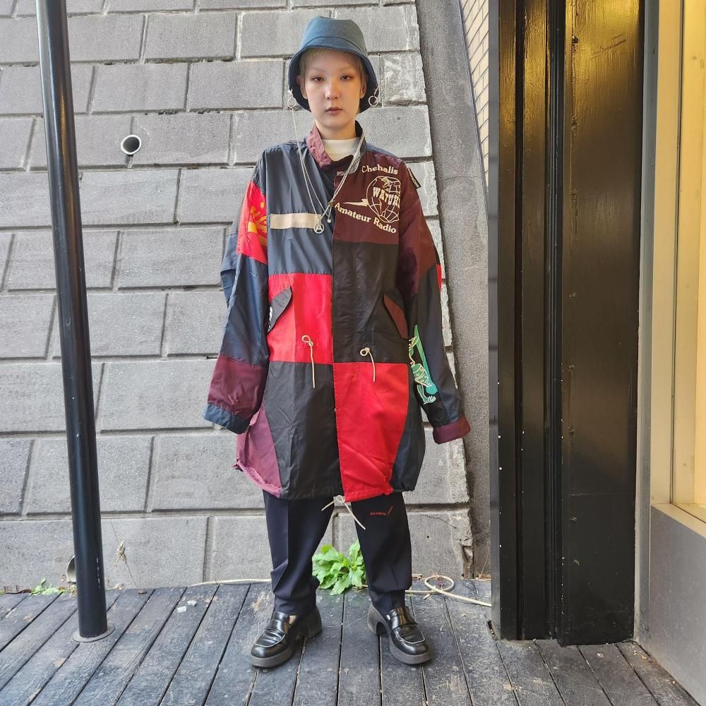 <img class='new_mark_img1' src='https://img.shop-pro.jp/img/new/icons1.gif' style='border:none;display:inline;margin:0px;padding:0px;width:auto;' />BODYSONG.PATCHWORK MIL COAT MADE BY DISASSEMBLING AND
RECONSTRUCTING A BUSINESS SUIT