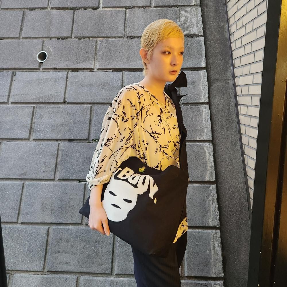 <img class='new_mark_img1' src='https://img.shop-pro.jp/img/new/icons1.gif' style='border:none;display:inline;margin:0px;padding:0px;width:auto;' />BODYSONG.NEW BODY BAG! (CHARACTER)(BK)
