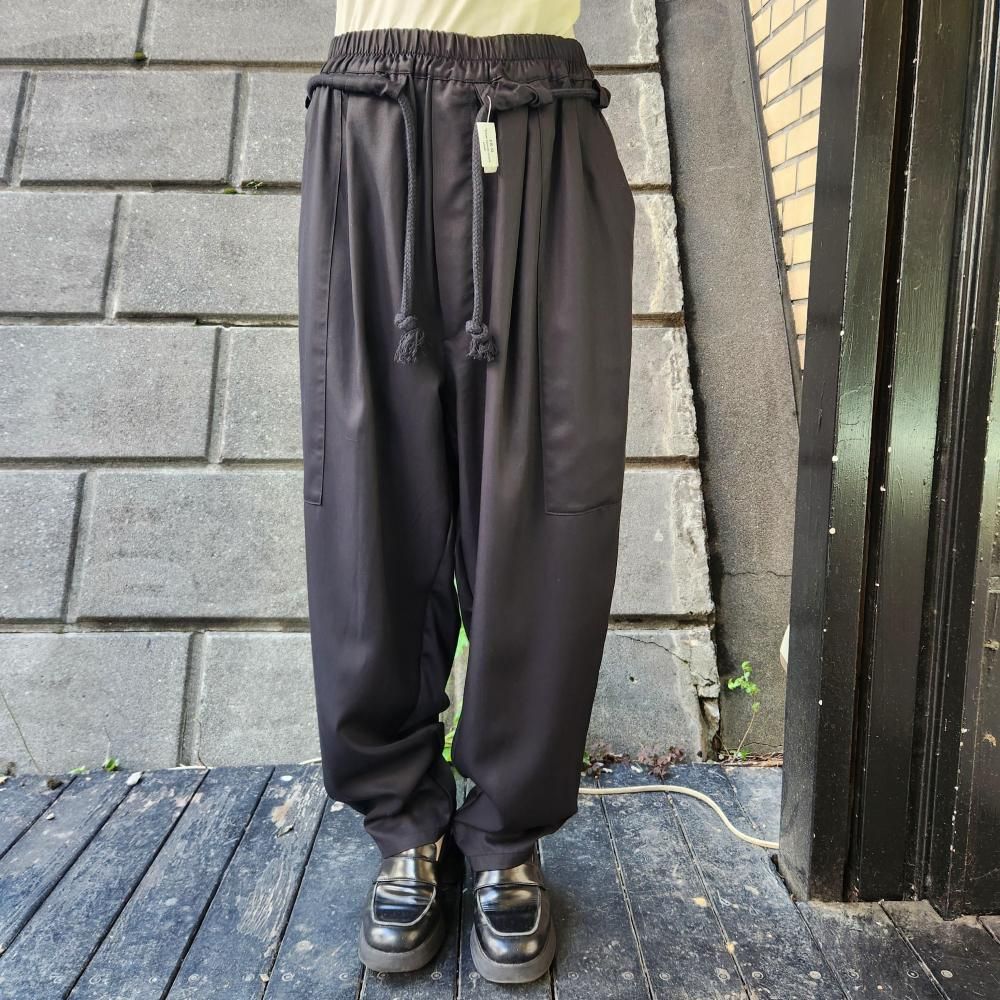 <img class='new_mark_img1' src='https://img.shop-pro.jp/img/new/icons1.gif' style='border:none;display:inline;margin:0px;padding:0px;width:auto;' />HOUSE OF THE VERY ISLAND ENZO PANTS