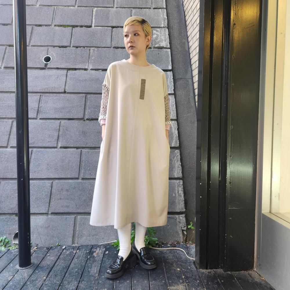<img class='new_mark_img1' src='https://img.shop-pro.jp/img/new/icons1.gif' style='border:none;display:inline;margin:0px;padding:0px;width:auto;' />BEDSIDE DRAMALOOSE SLEEVE MILITARY ONE-PIECE BEIGE