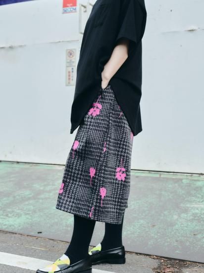 <img class='new_mark_img1' src='https://img.shop-pro.jp/img/new/icons1.gif' style='border:none;display:inline;margin:0px;padding:0px;width:auto;' />JACQLINBATARAD()(BLACK)