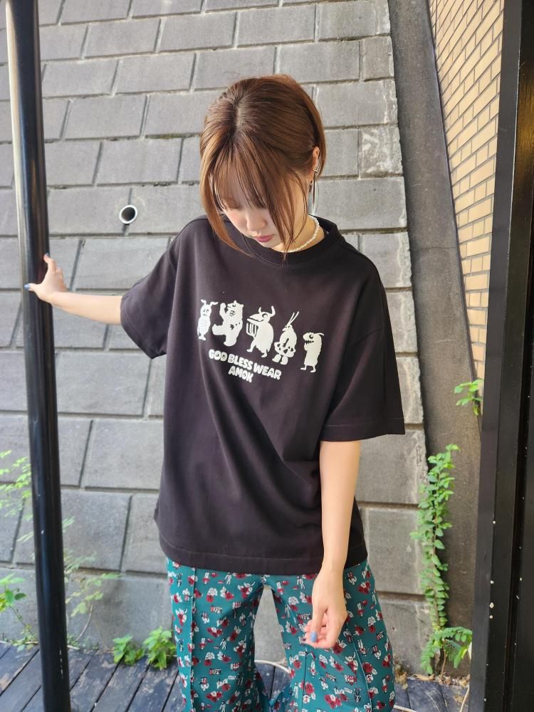 <img class='new_mark_img1' src='https://img.shop-pro.jp/img/new/icons1.gif' style='border:none;display:inline;margin:0px;padding:0px;width:auto;' />AMOKMONSTER TEE(BLACK)
