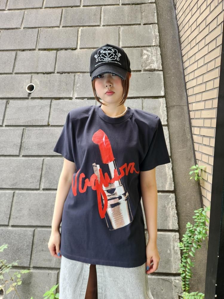 <img class='new_mark_img1' src='https://img.shop-pro.jp/img/new/icons1.gif' style='border:none;display:inline;margin:0px;padding:0px;width:auto;' />VAQUERA.WOMEN  T SHIRT LIPSTICK OVERSIZE KNIT