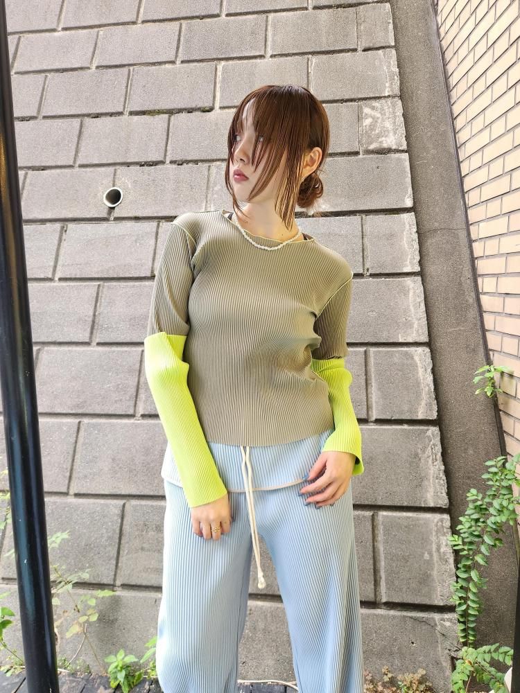 <img class='new_mark_img1' src='https://img.shop-pro.jp/img/new/icons1.gif' style='border:none;display:inline;margin:0px;padding:0px;width:auto;' />kotohayokozawaARM COVER TOP *HIGH NECK TYPE(OAK GRAY)