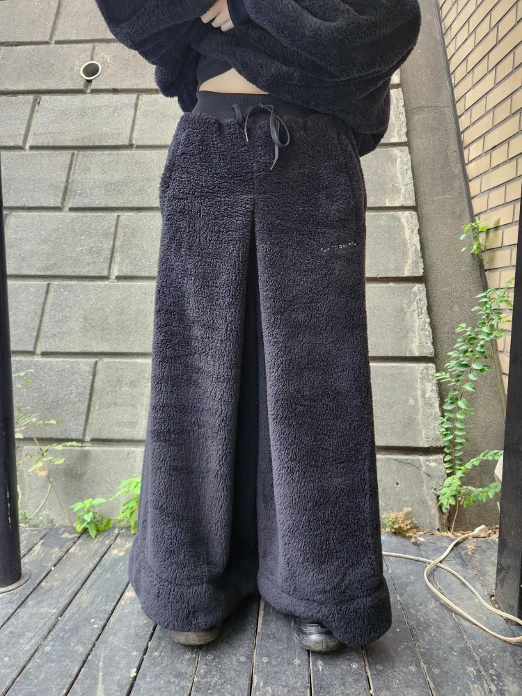 <img class='new_mark_img1' src='https://img.shop-pro.jp/img/new/icons1.gif' style='border:none;display:inline;margin:0px;padding:0px;width:auto;' />FUMITO GANRYUBoa Fleece Hakama Pants