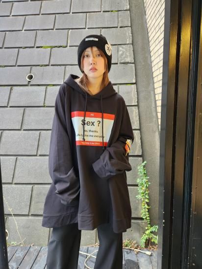 <img class='new_mark_img1' src='https://img.shop-pro.jp/img/new/icons1.gif' style='border:none;display:inline;margin:0px;padding:0px;width:auto;' />CHOW des HOMMEOVERSIZED SEX SLOGAN HOODIE