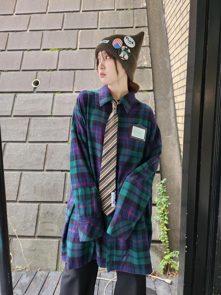 <img class='new_mark_img1' src='https://img.shop-pro.jp/img/new/icons1.gif' style='border:none;display:inline;margin:0px;padding:0px;width:auto;' />CHOW des HOMMEOVERSIZED GREEN CHECKED COLLAR SHIRT