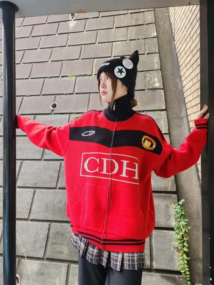 <img class='new_mark_img1' src='https://img.shop-pro.jp/img/new/icons1.gif' style='border:none;display:inline;margin:0px;padding:0px;width:auto;' />CHOW des HOMMEMANCHESTER RED KNITTED SWEATER