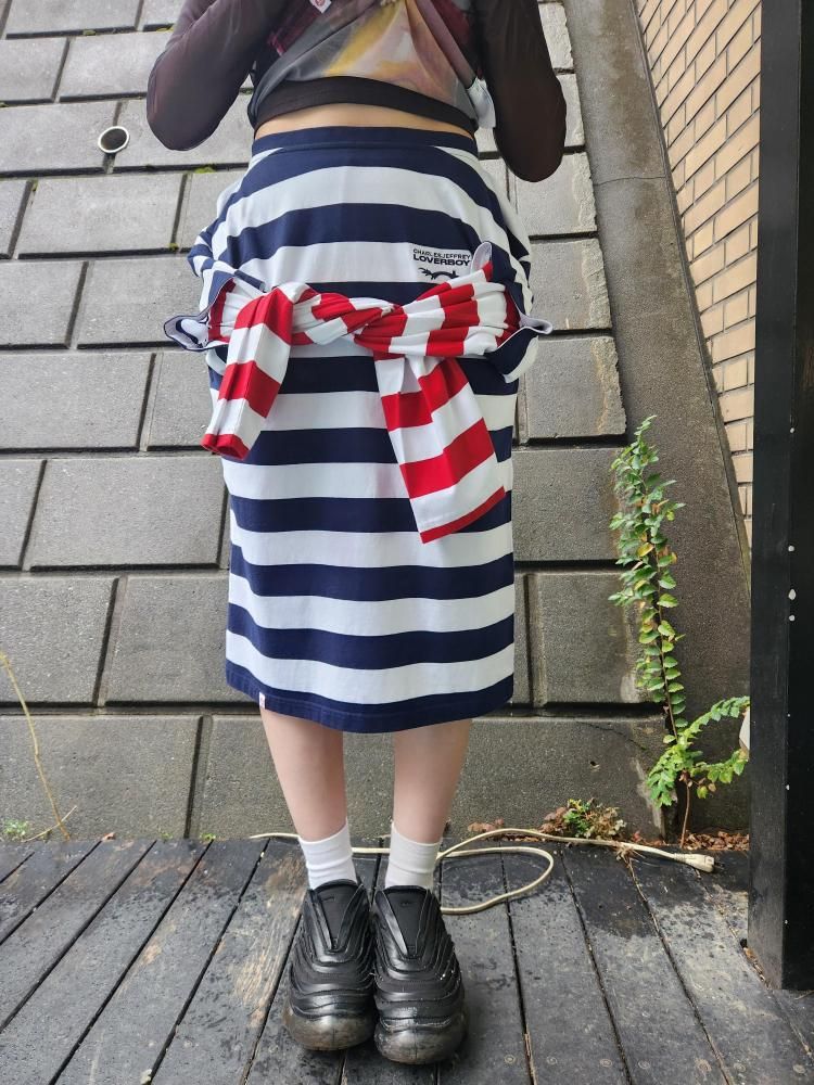 <img class='new_mark_img1' src='https://img.shop-pro.jp/img/new/icons1.gif' style='border:none;display:inline;margin:0px;padding:0px;width:auto;' />CHARLES JEFFREY LOVERBOYT-SHIRT SKIRT