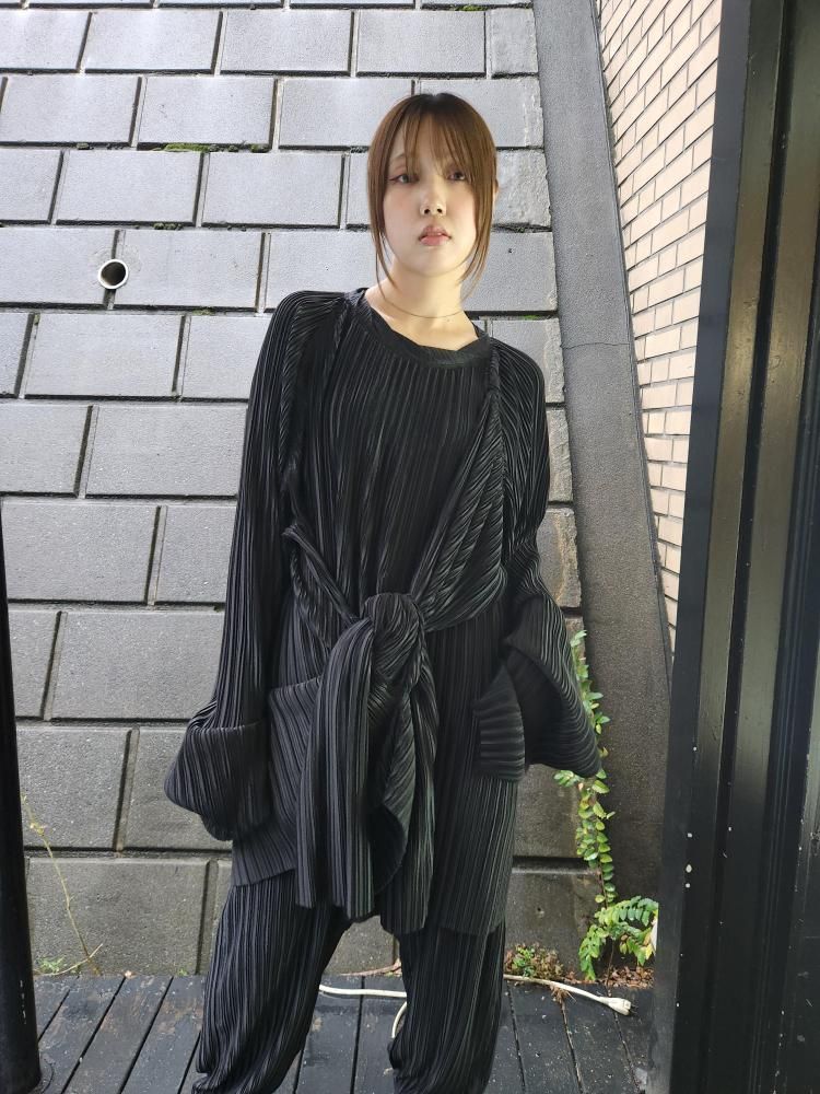 <img class='new_mark_img1' src='https://img.shop-pro.jp/img/new/icons1.gif' style='border:none;display:inline;margin:0px;padding:0px;width:auto;' />【asparagus】Pleates Plus long sleeve t-shirt