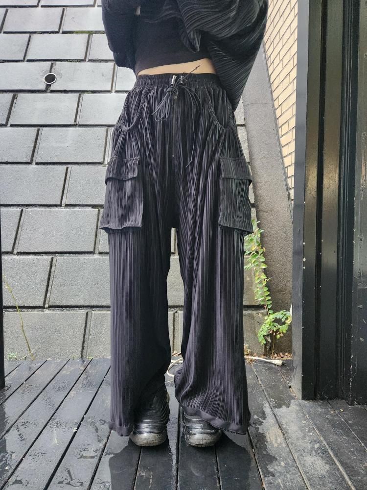 <img class='new_mark_img1' src='https://img.shop-pro.jp/img/new/icons1.gif' style='border:none;display:inline;margin:0px;padding:0px;width:auto;' />【asparagus】Pleated cargo pocket pants