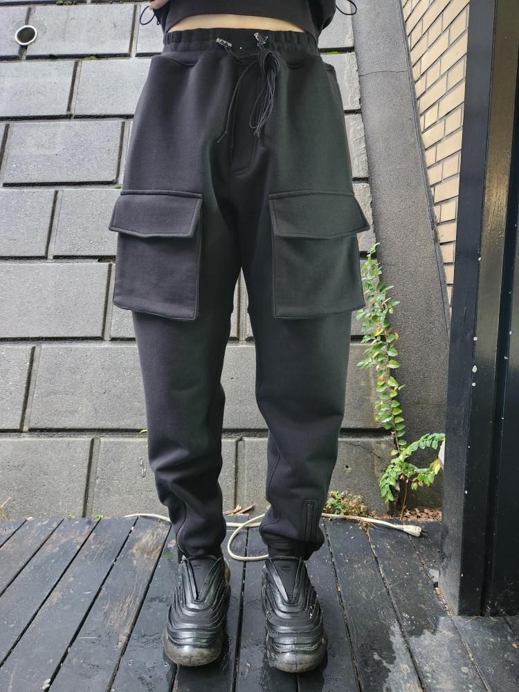 <img class='new_mark_img1' src='https://img.shop-pro.jp/img/new/icons1.gif' style='border:none;display:inline;margin:0px;padding:0px;width:auto;' />【asparagus】Thighs cargo pocket pants