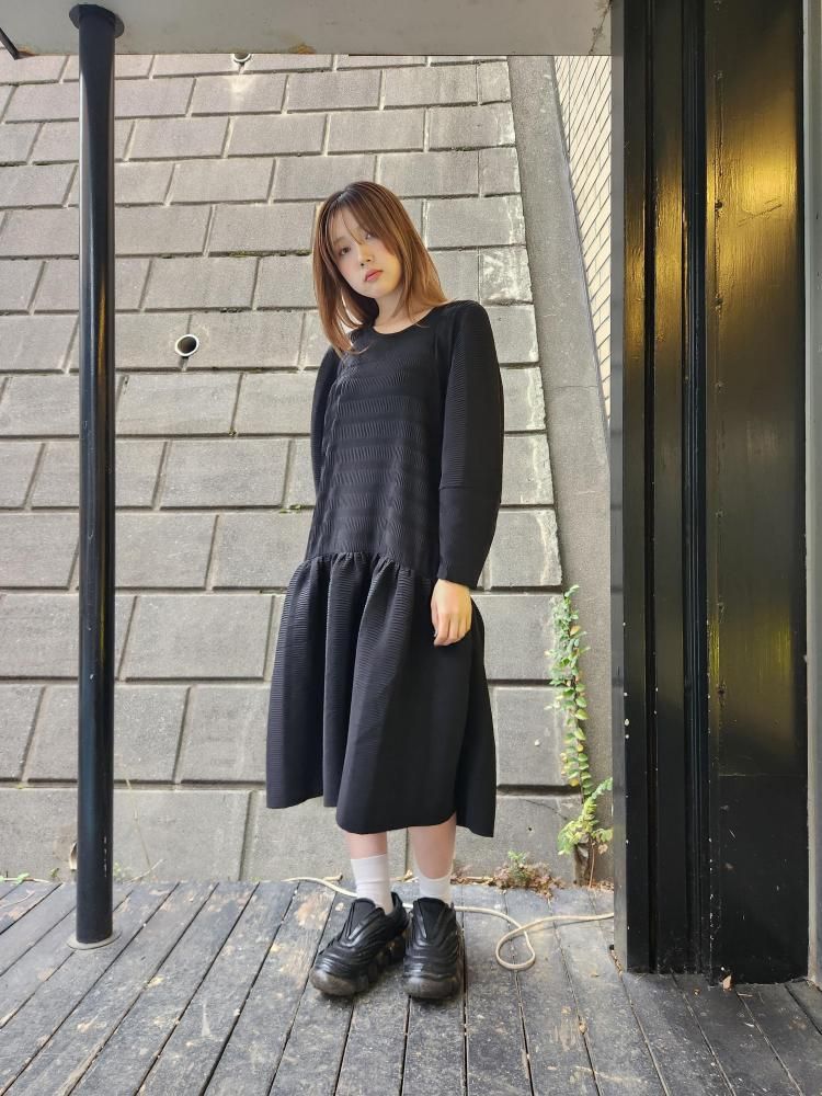 <img class='new_mark_img1' src='https://img.shop-pro.jp/img/new/icons1.gif' style='border:none;display:inline;margin:0px;padding:0px;width:auto;' />HENRIK VIBSKOVHILLY PLISSE DRESS