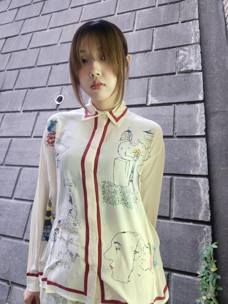 <img class='new_mark_img1' src='https://img.shop-pro.jp/img/new/icons1.gif' style='border:none;display:inline;margin:0px;padding:0px;width:auto;' />miiPLACED PRONT SHIRT