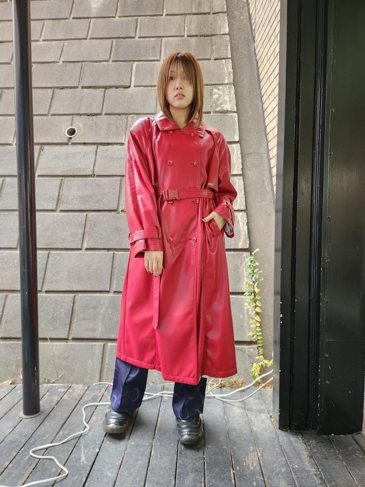 <img class='new_mark_img1' src='https://img.shop-pro.jp/img/new/icons1.gif' style='border:none;display:inline;margin:0px;padding:0px;width:auto;' />JAKKEMILLA TRENCH COAT(RED)