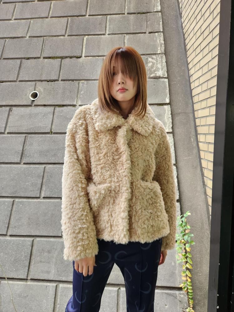 <img class='new_mark_img1' src='https://img.shop-pro.jp/img/new/icons1.gif' style='border:none;display:inline;margin:0px;padding:0px;width:auto;' />JAKKETRACI COAT(CREAM CURLY)