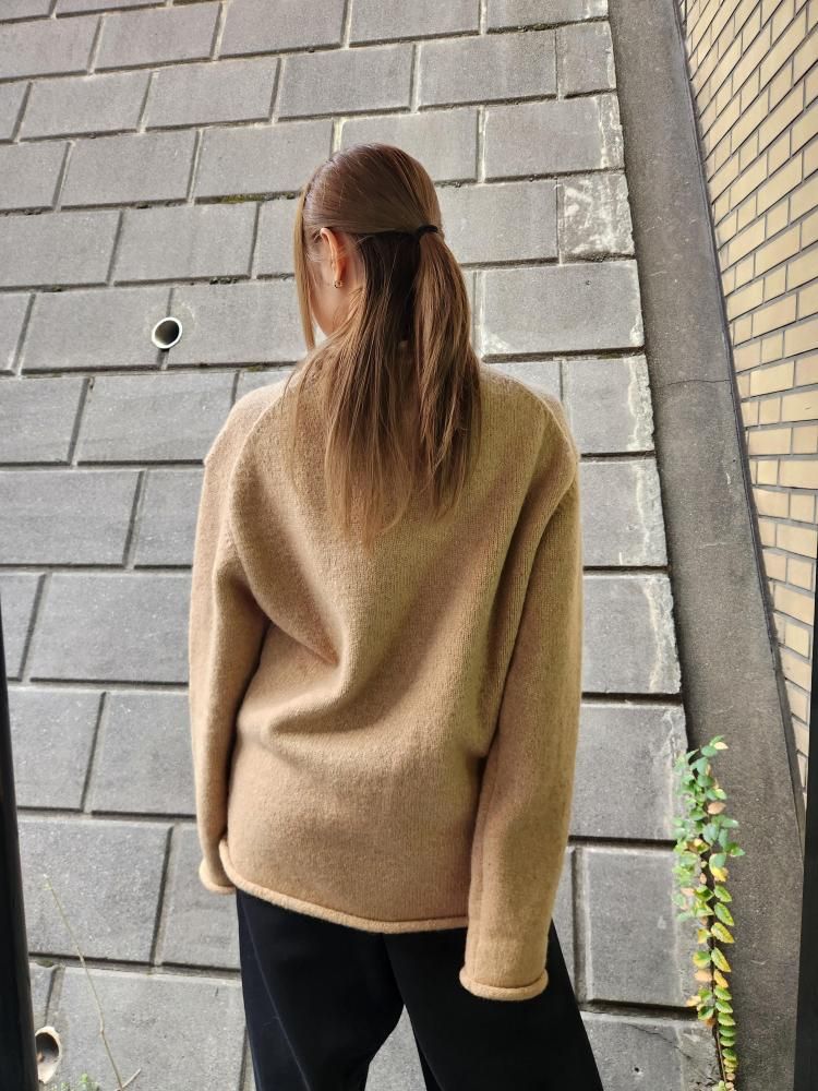 <img class='new_mark_img1' src='https://img.shop-pro.jp/img/new/icons1.gif' style='border:none;display:inline;margin:0px;padding:0px;width:auto;' />MERRELY MADENOMADIC SWEATER(CAMEL)