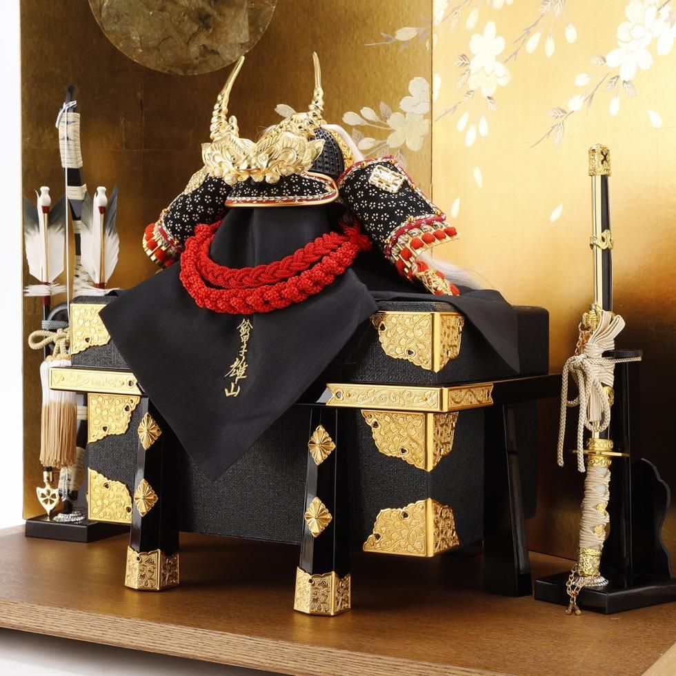 五月人形通販 武将印伝兜大桜(A) - oozakura - 武田信玄鈴甲子雄山