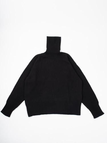 TURTLE NECK SWEATER