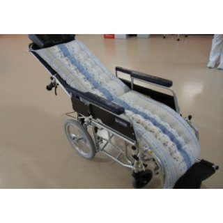 リクライニング車椅子用シートクッション