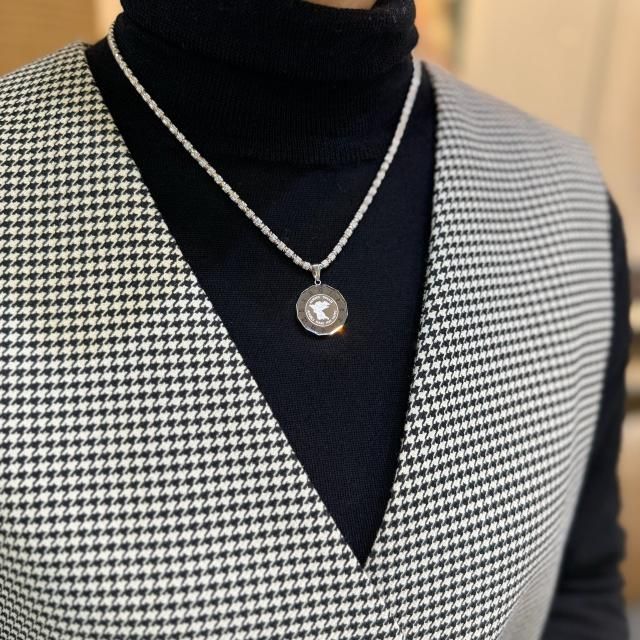 純プラチナPt999彫刻模様 円形ペンダント トップ コイントップ PT999 ペンダントヘッド 1/10oz ブリタニア