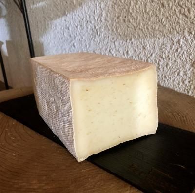 糸島ナチュラルチーズ コハク(100g量り売り)