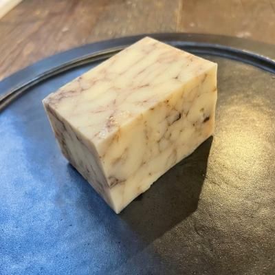 鹿追チーズ工房 旨黒(100g 量り売り)