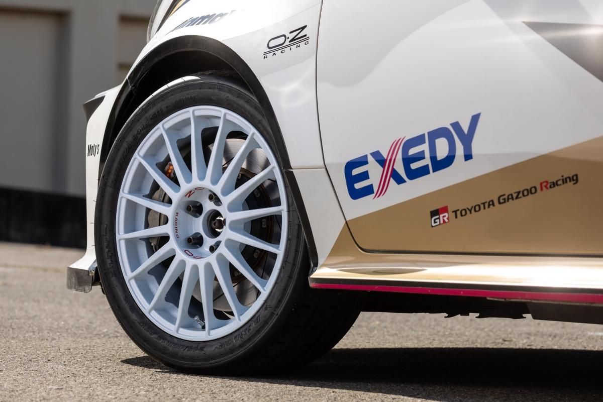 非売品】 WRC トヨタ・カストロール支給品 中綿入り 寒冷地用