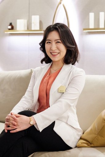 Dr. Park Min-ju












