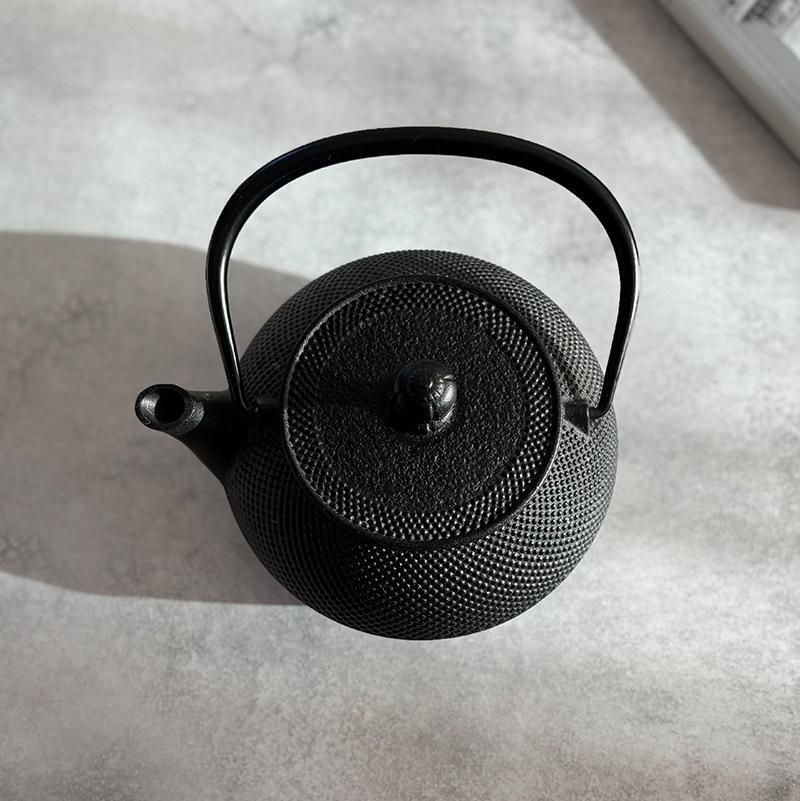 岩鋳 鉄瓶 岩鋳(Iwachu) 鉄瓶 黒焼付 0.65L 鉄瓶兼用急須 5型新アラレ IH対応