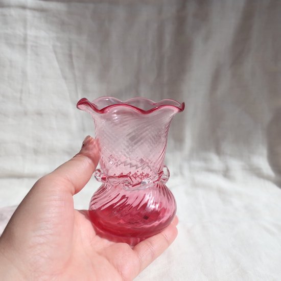 Vintage mini pink glass flower vase/ビンテージ ガラス ミニフラワー