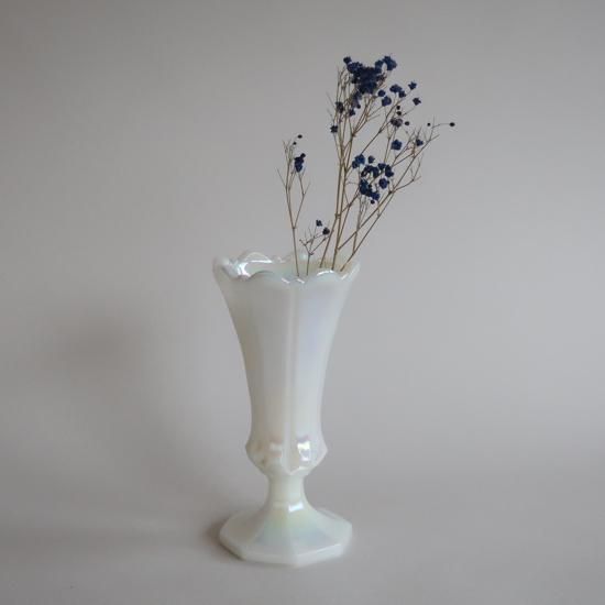 Vintage milk glass flower vase/ビンテージ ミルクガラス フラワー