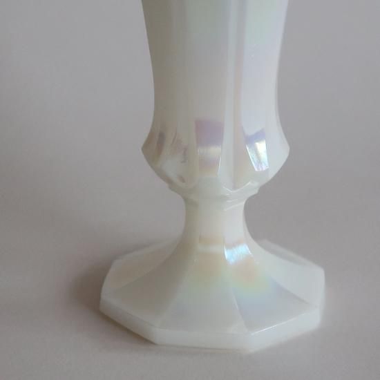Vintage milk glass flower vase/ビンテージ ミルクガラス