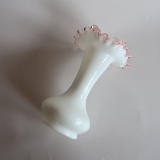 Vintage Fenton Ruffled Rose Pink Crest flower vase