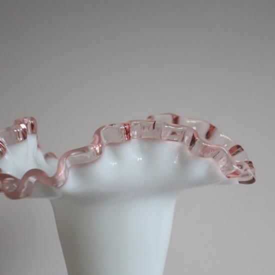Vintage Fenton Ruffled Rose Pink Crest flower vase