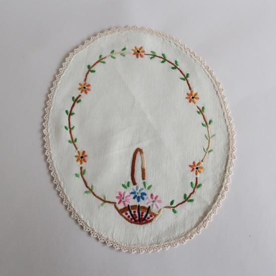 Vintage place mat/ビンテージ 刺繍 クロス 敷物(A152)