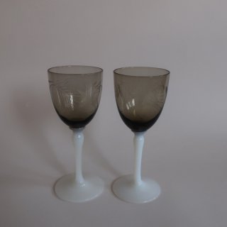 Vintage H.C. Fry, 1930's Grey with opalescent stems Wine Glass /ビンテージ スモークガラス ワイン グラス (A310)
