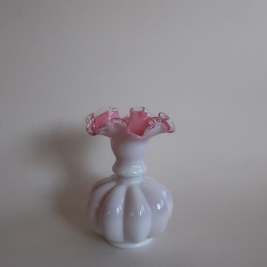 Vintage Fenton Silver Crest Pink × Milk Glass Melon Ruffled Vase 