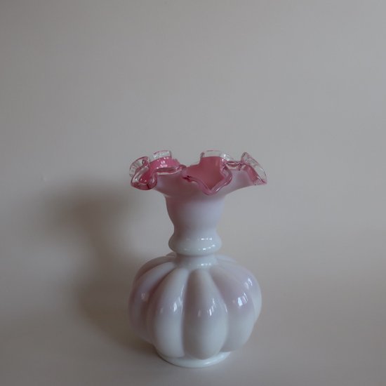 Vintage Fenton Silver Crest Pink × Milk Glass Melon Ruffled Vase