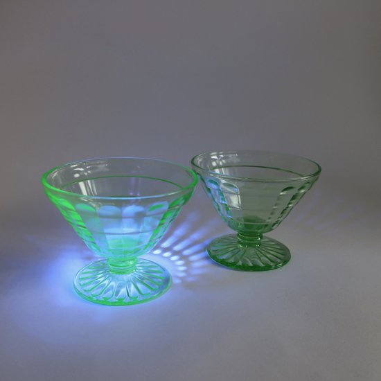 Vintage Hocking BLOCK OPTIC Green Uranium sherbet Glass/ビンテージ ウランガラス シャーベット  グラス アイスクリームカップ(A595)