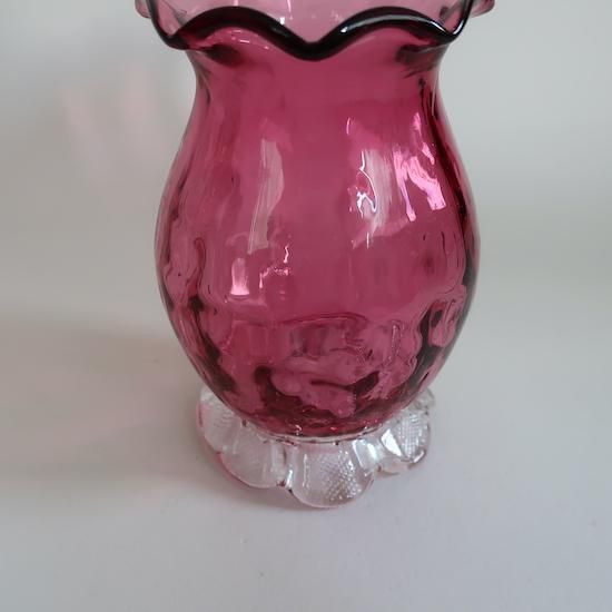 Vintage Pilgrim Glass Cranberry Flower Vase/ビンテージ