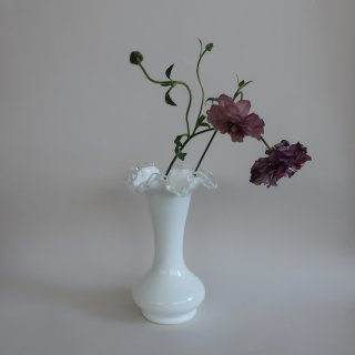 Vintage Fenton Ruffled Silver Crest flower vase/ビンテージ フェントン社 シルバークレストミルクグラス フラワーベース/花器/花瓶(A730)