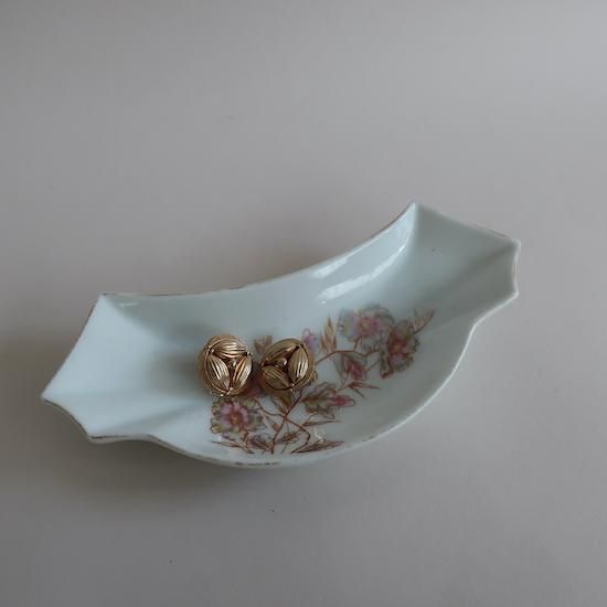 Hand painted in Thailand ハンドペイント 金彩 花文様皿 Hand painted in Thailand ハンドペイント 金彩 花文様皿 Hand