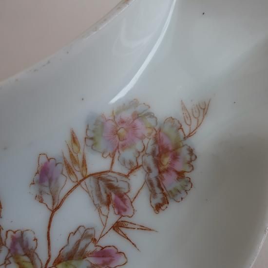 Hand painted in Thailand ハンドペイント 金彩 花文様皿 Hand painted in Thailand ハンドペイント 金彩 花文様皿