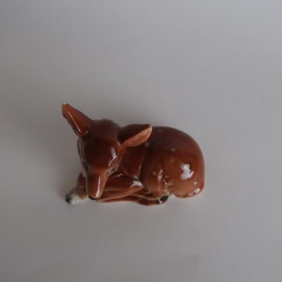 【美品】ビンテージ　鹿　子鹿　陶器　置物　インテリア　工芸品　美術品　A2581 美品】ビンテージ鹿子鹿陶器置物インテリア工芸品美術品A2581